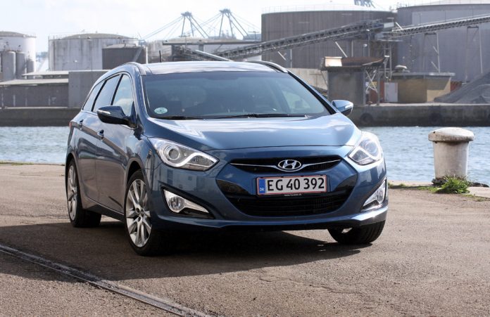 Hyundai i40 front