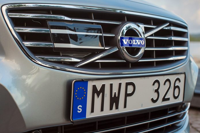 Volvo V70 grill