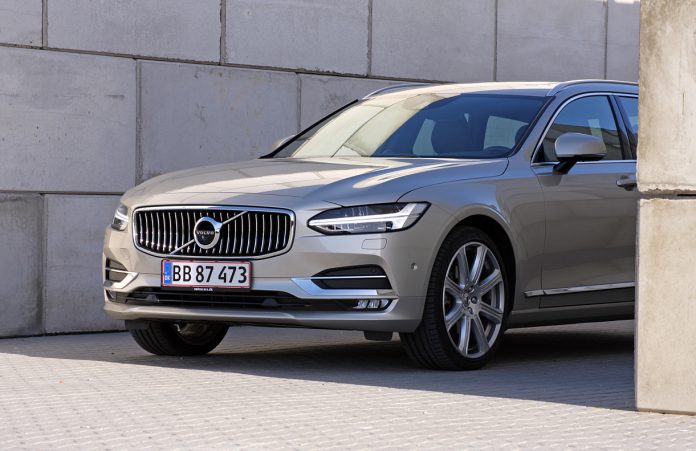 Volvo V90 front