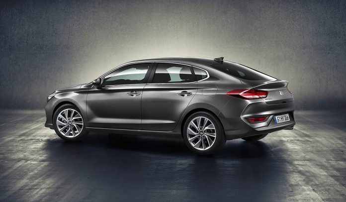 Hyundai-i30_Fastback bag