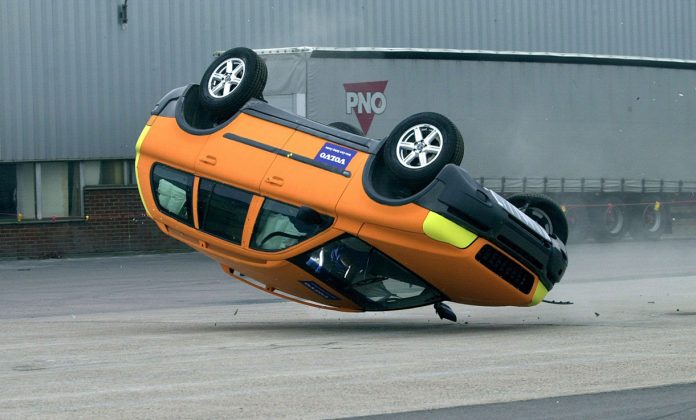 Volvo-xc90-roll-over