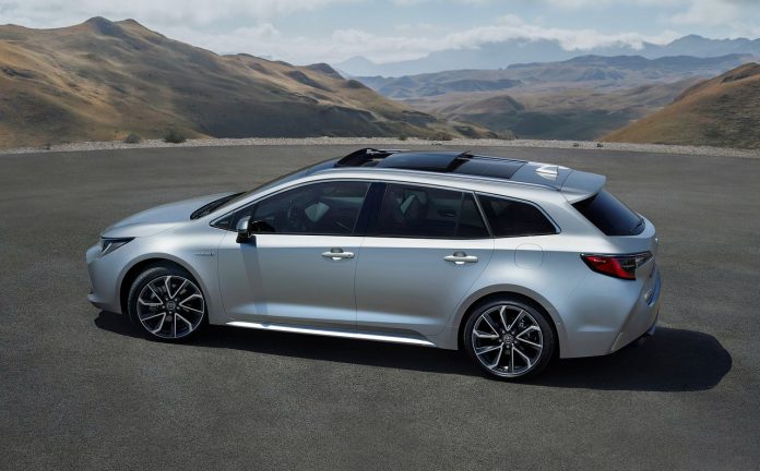 Toyota-Corolla_Touring_Sports-2019