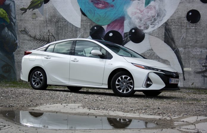 Prius plugin fra siden