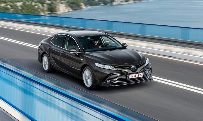 Toyota-Camry_Hybrid_EU