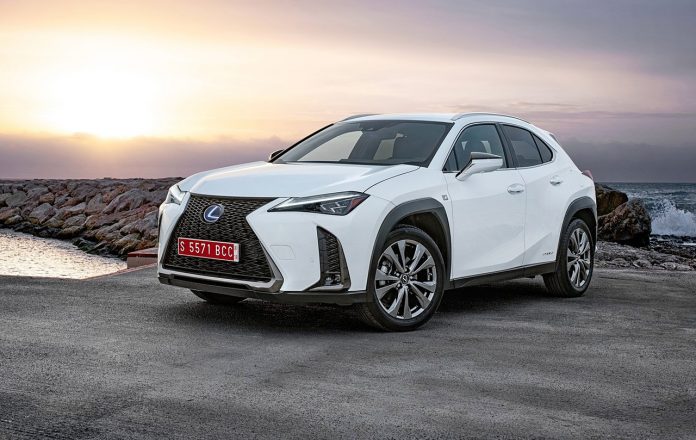 Lexus-UX-2019 lexus tilbage