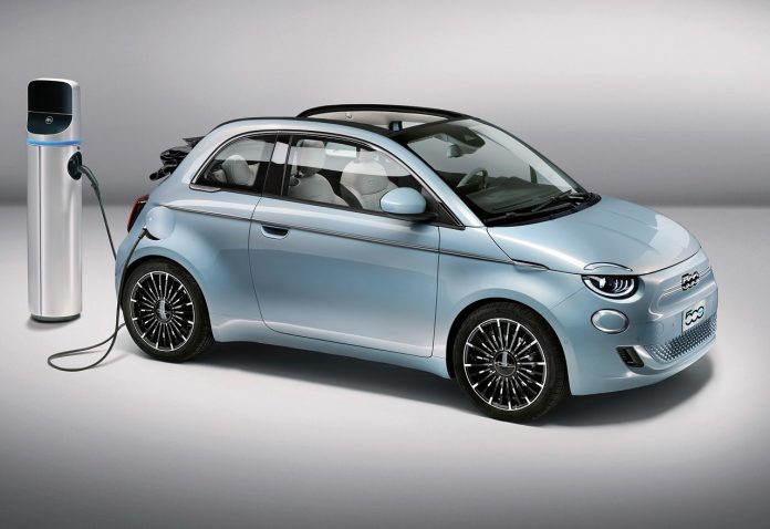 Fiat-500_la_Prima-2021-oplader redaktionen