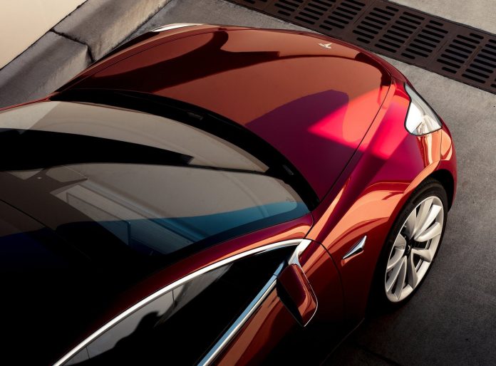 Tesla-Model_3 up kompakt