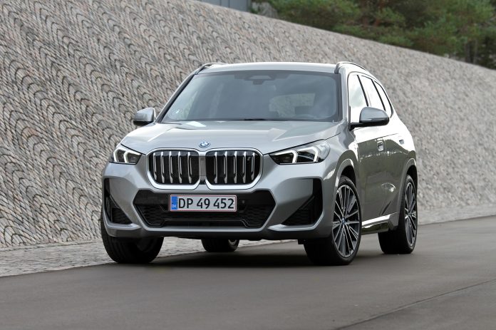 BMW iX1 left elbiler