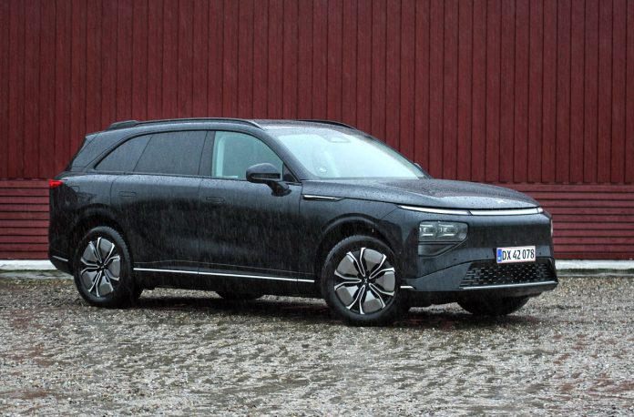 Xpeng G9 side Xpeng G9