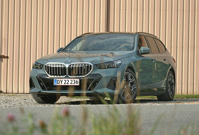 BMW i5 Touring for 2