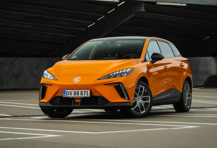MG4 long range orange elbil privatleasing