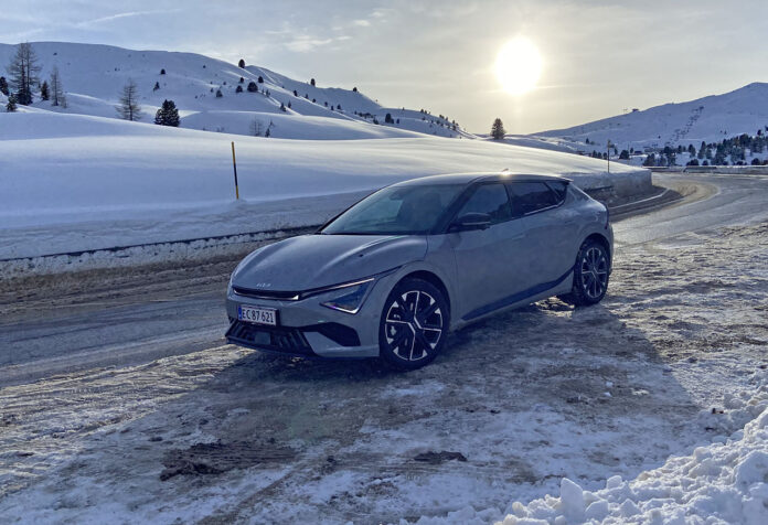 Elbil vinter brenner vinterferie i elbil