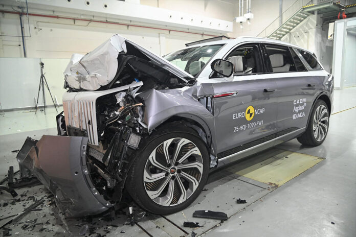 Euro NCAP Hongqi EHS9