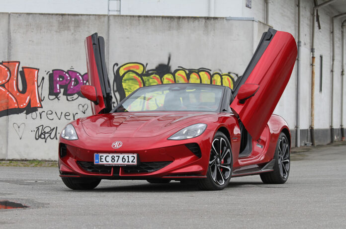 MG Cyberster sakse biltest mg cyberster