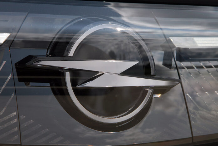Opel Grandland logo